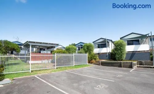 Bridport Beach Cottages - Image 1