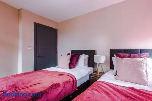 Modern 2BR near Wigan Town Centre - Image 1