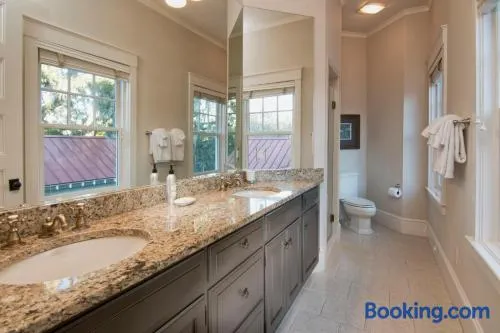 5 Bedroom Wilson Village Home 33 - Image 1