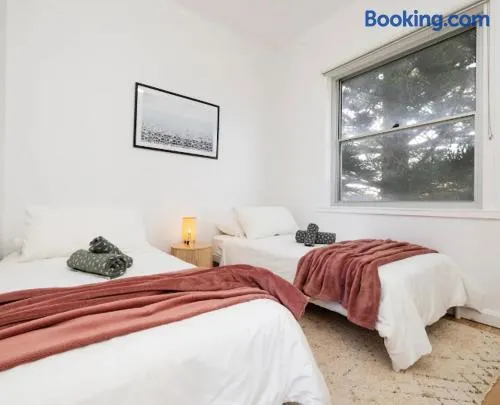 Stylish & Bright - 5star Location - 200m to the Sand! #18 - Image 1