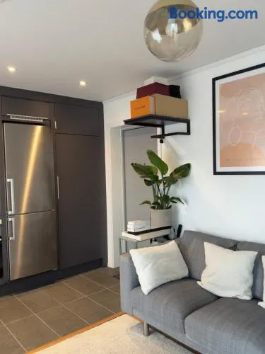 Modern cosy flat close to Stockholm city - Image 1