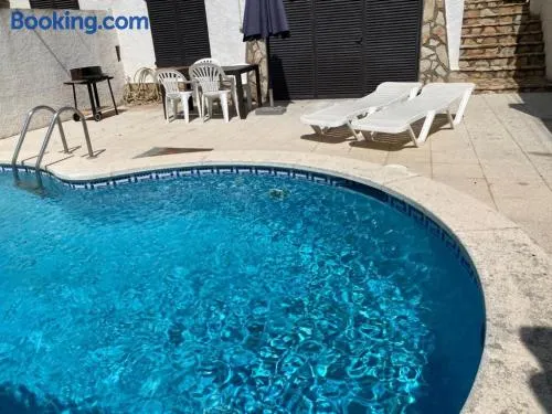 Maison avec terrasse, barbecue et piscine privée | Vue montagne | Avec animaux acceptés - Image 1