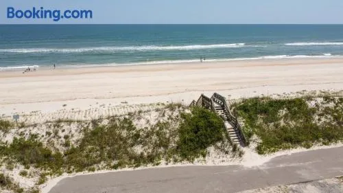 Experience ocean views in this 3-bedroom Beachside Bungalow in North Topsail Beach - Image 1