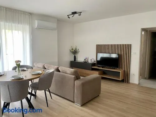 Green Nest Apartment - Image 1