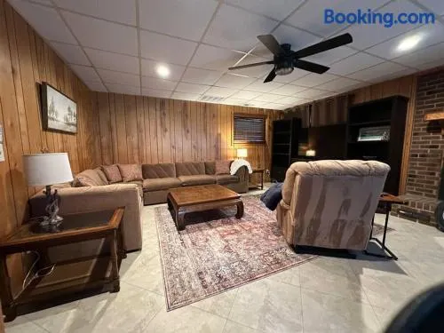 Quiet, golf lake community cozy 2bdr 1 bth getaway - Image 1