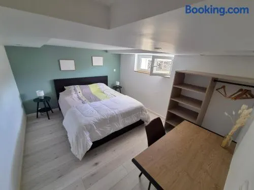 Chambre avec espace de vie climatisé & indépendant - Image 1