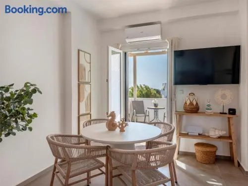 Pounta ,2BR Apartment w Shared Pool,Fiora I - Image 1