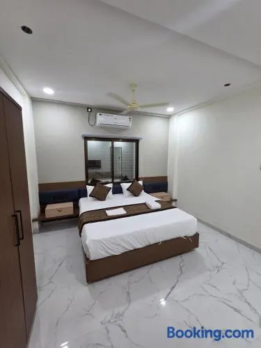 Hotel Saurabh Lodging and Executive - Image 1