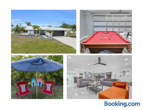 Rare 3 Bedroom House, 5 minutes drive to beach, Events Permitted - Image 1