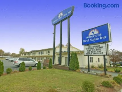 Rumford Motor Inn - Image 1