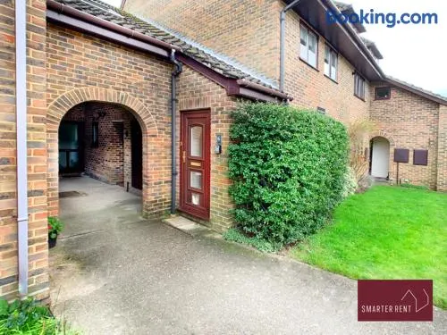 Wokingham - Maisonette Communal Garden - Image 1