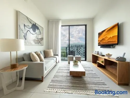 P2004 Penthouse 2BR with East Views Balcony a Pool and Gym in Doral - Image 1