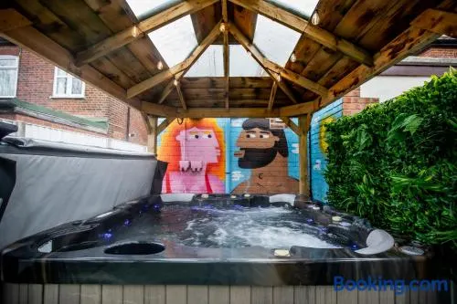 Stunning City Centre House With Hot Tub & Cinema Room - Image 1