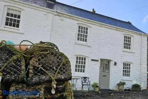 Beach Hill Cottage - Image 1