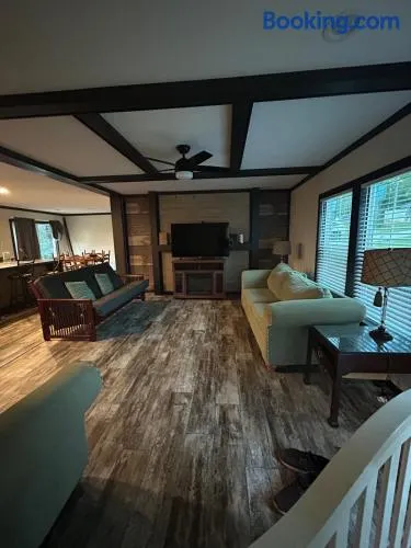 Panther Creek retreat - Image 1