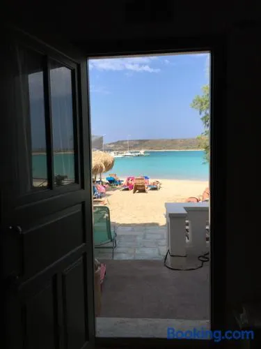 Fishermen Beach House - Image 1
