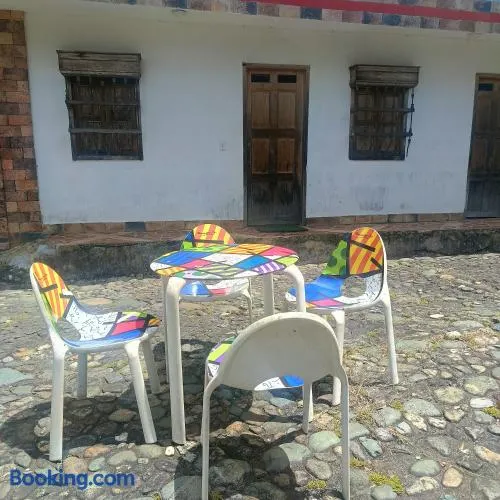 HOSTAL - COLIVING - Cerca MetroCable ARVI - Image 1