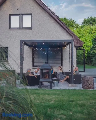 FAMILY FRIENDLY, HOT TUB, Fire Pit, Spacious & Modern - Image 1