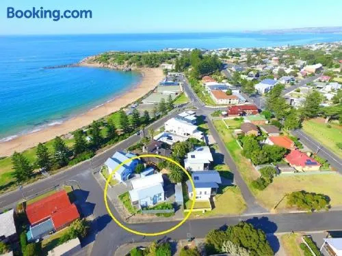 Port Elliot Beachcomber on Horseshoe Bay linen included spotless - Image 1