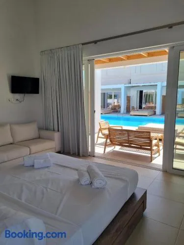 Blue Summer Luxury Suites - Image 1