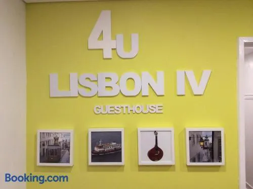 4U Lisbon IV Guesthouse Airport - Image 1
