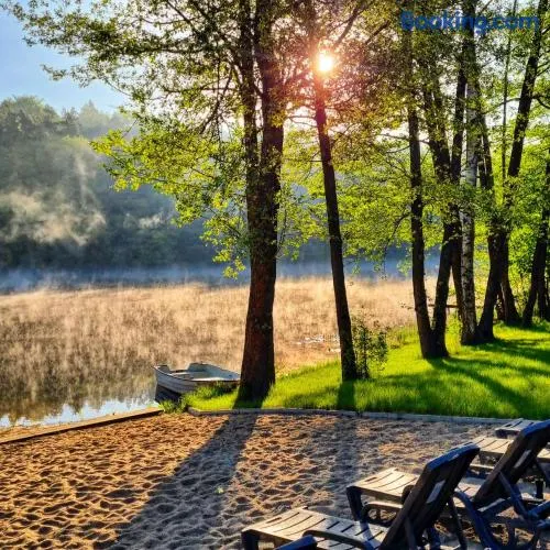Mazurska Zatoka Resort & Spa - Apartamenty nad jeziorem z prywatną plażą i podgrzewanym basenem zewnętrznym, Mazury w rytmie SLOW - Image 1