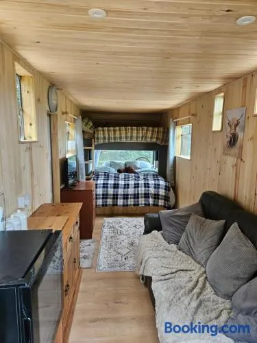 The Horse Box Hut - Image 1