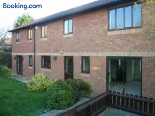 6 Bedroom House For Corporate Stays in Kettering - Image 1