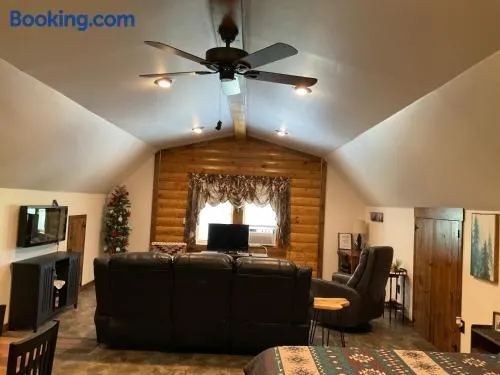 MOJO'S LOFT - Image 1