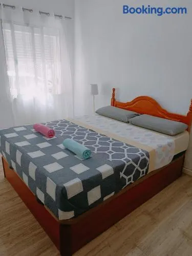 8 mins walk to Train Station Low Cost Youth Hostel - Image 1