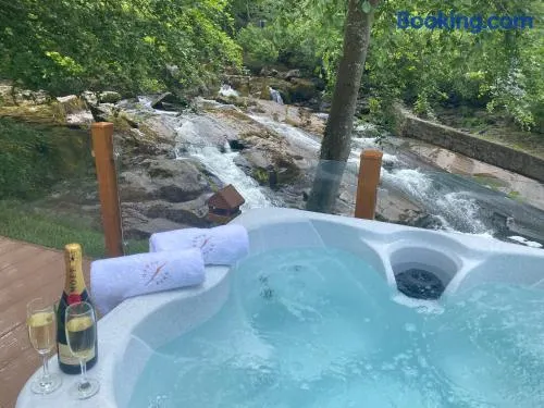 V13 - The Falls with Hot Tub - Image 1