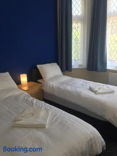 Southend Central Hotel - Close to Beach, City Centre, Train Station & Southend Airport - Image 1