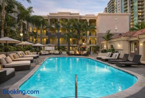 Relaxed Marina del Rey Stay - 1BR with Pool, Sauna & Gym Access - Image 1