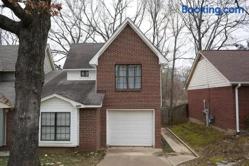 Cozy Bartlett home with garage, fenced backyard - Image 1