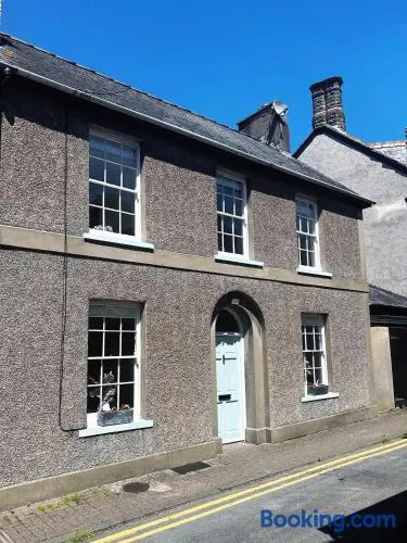 2 bed period cottage sleeps 4 in central Crickhowell - Image 1