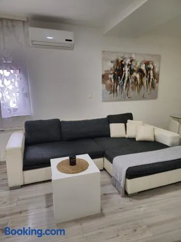 Apartment Aria - Image 1