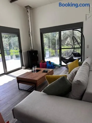 Elaiocampus luxury house - Image 1