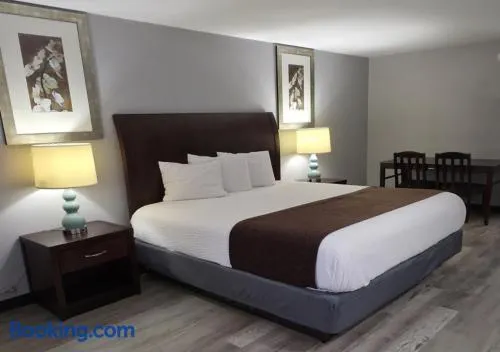 Western Inn - Image 1