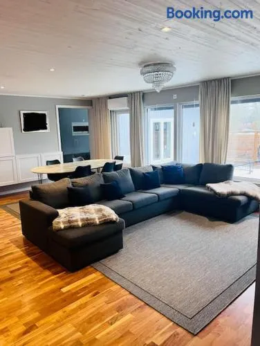 Villa, Barnvänlig, nära strand/shopping - Image 1