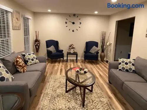 Spacious 4BR House minutes from Washington, DC - Image 1