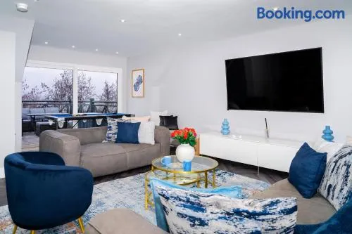 The Gleneagles Hideaway - Luxury 3 Bed With Complimentary Access to Onsite Leisure Facilities - Image 1