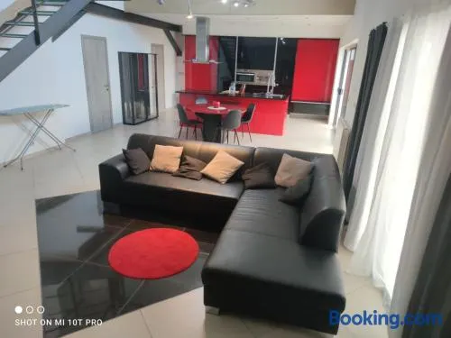 8 chambres privées dans une villa de partagée de 350m2 - Image 1