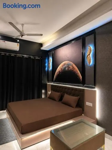 Moon Escape Studio - Image 1