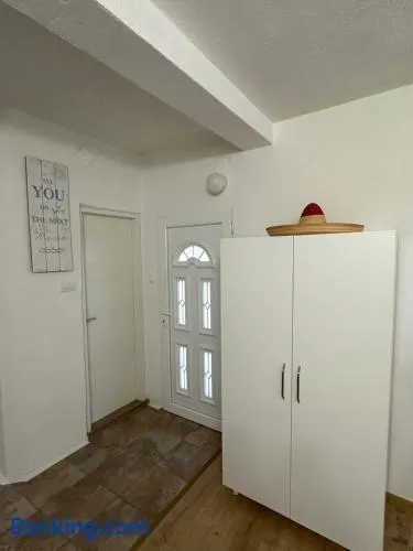 Studio Apartment - Image 1