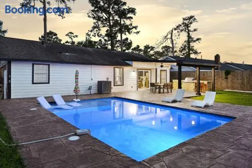 Newly updated Cozy Home with Pool, Patio, BBQ! 5BR - Image 1