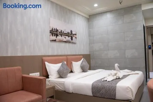 Hotel Emirest - Image 1