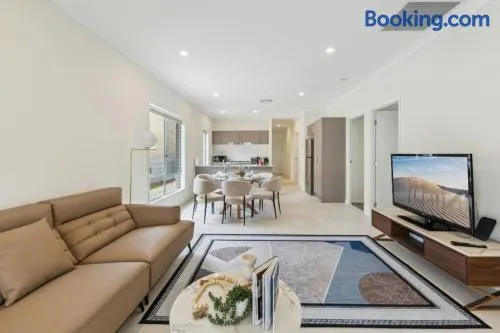 Tranquil 3B2B Home with Parking Backyard and 5Mins walk to Mall - Image 1