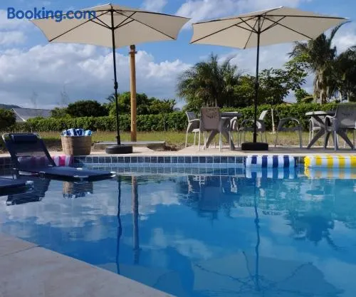 Casa com piscina, privativa, diarista, em condomínio, Bonito-Pe - Image 1