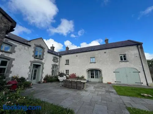 Strandhill stables with wood-fired sauna - Image 1
