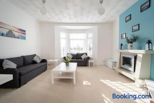Modern Flat in Porthcawl - Image 1